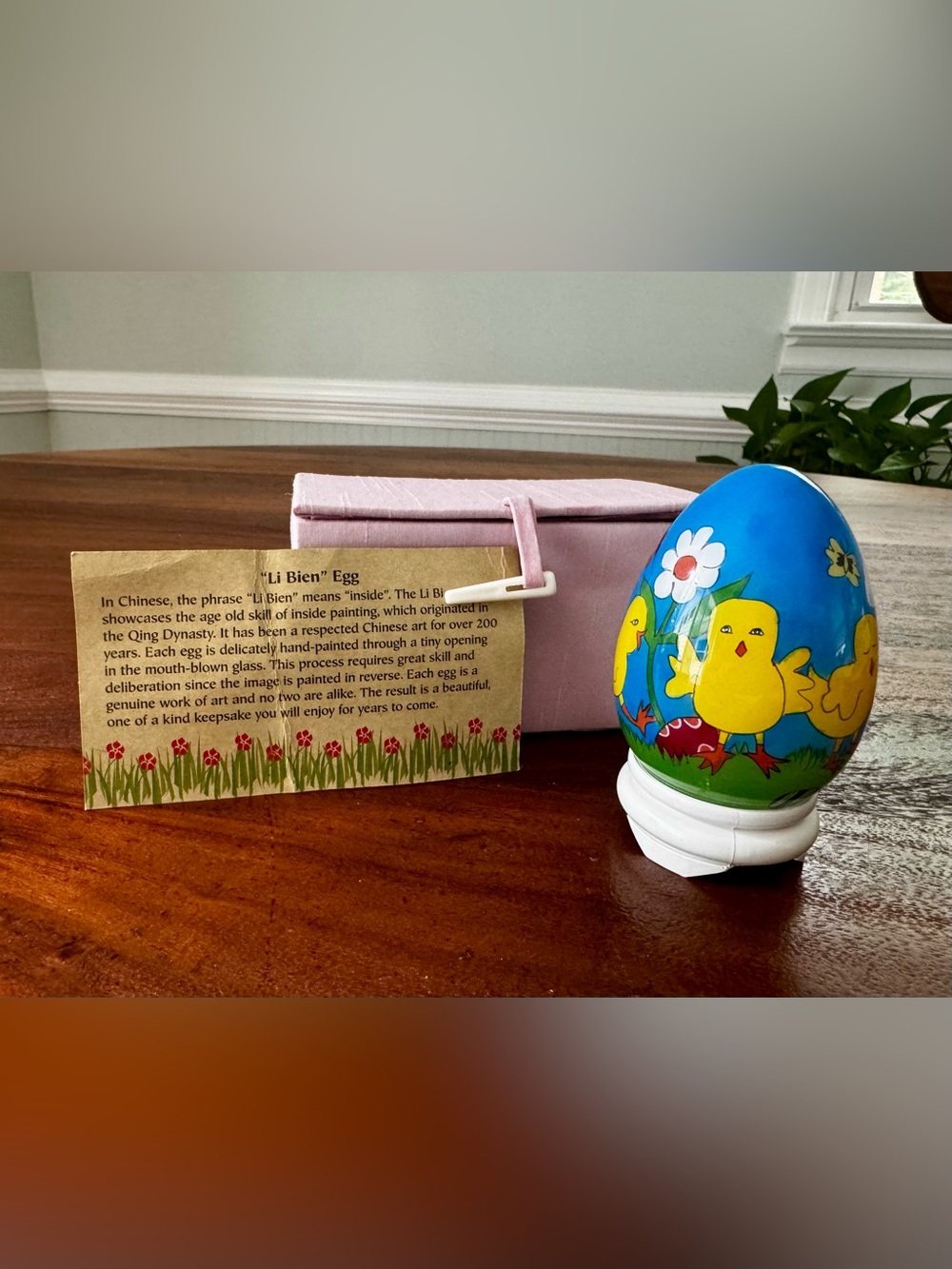 Easter 2008 Pier 1 Li Bien EGG Hand Painted Figure Chicks Stand & Satin Gift Box